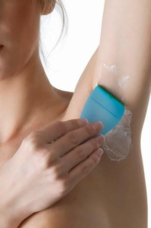 epilation-des-aisselles-creme-depilatoire